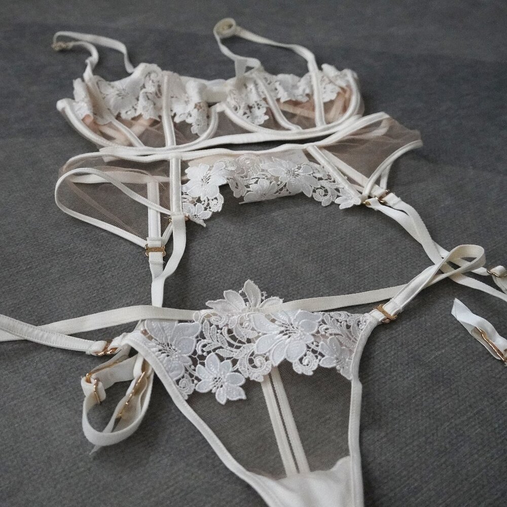 Honey Birdette White Amelie Thong Set 32E 32DDD/F 10E 70F Medium